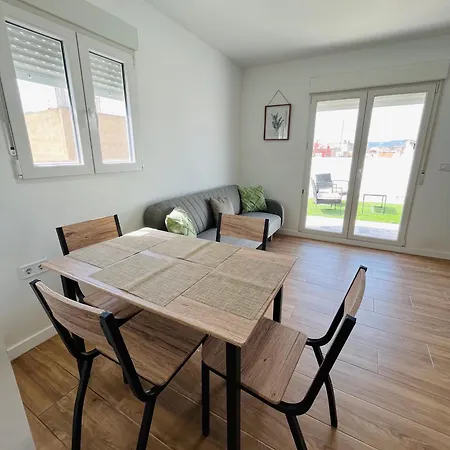 Atico Con Aire Acondicionado Y Terraza *