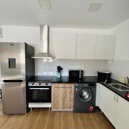 Atico Con Aire Acondicionado Y Terraza